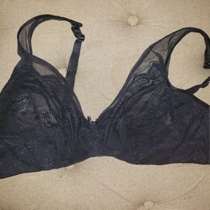 gently preowned womens Catherines Bra.